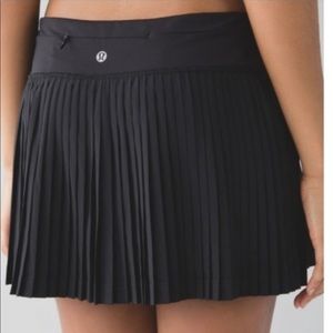 LULULEMON- Pleated Black Tennis Skirt